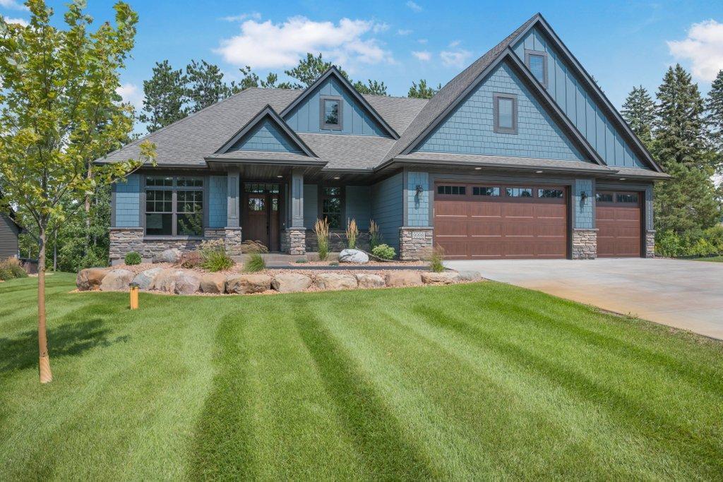 9998 211th Ct N, Forest Lake, MN 55025