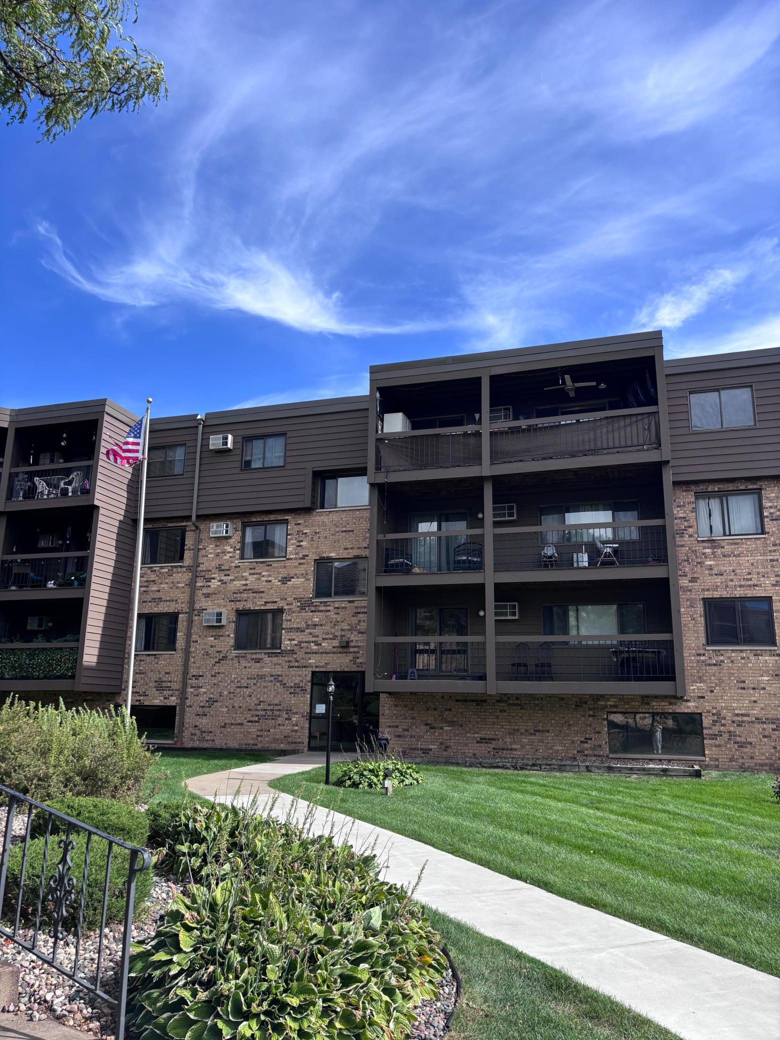 999 41st Ave NE #302, Columbia Heights, MN 55421