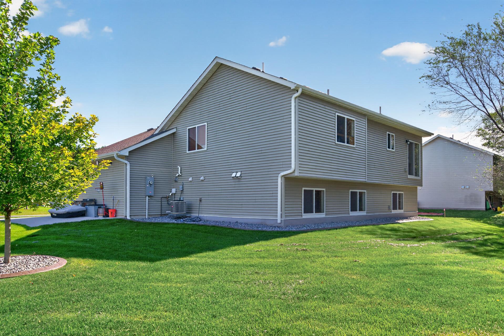 26026 23rd St W, Zimmerman, MN 55398