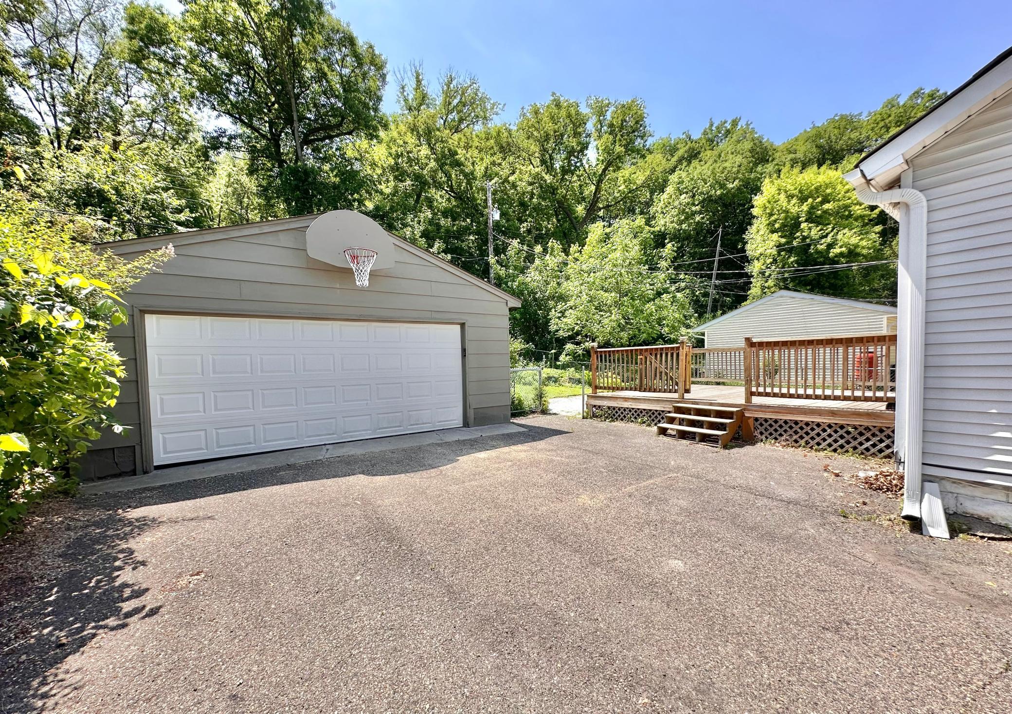 418 Belvidere St E, Saint Paul, MN 55107