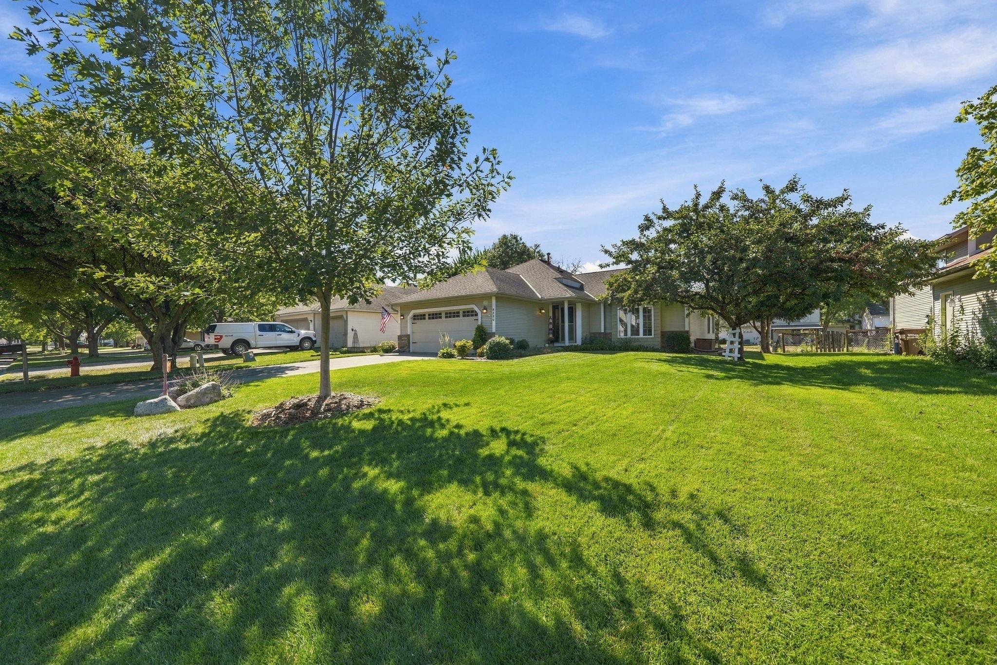 8590 Jorgensen Ave S, Cottage Grove, MN 55016