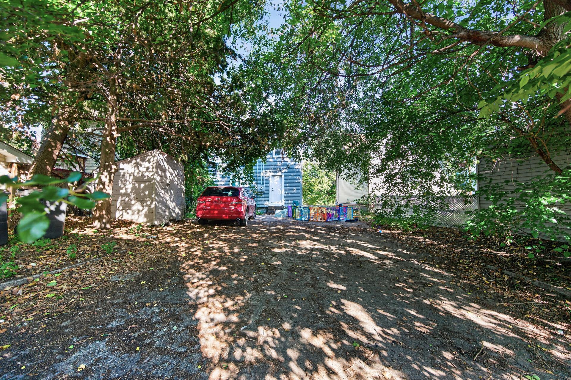 4653 Bryant Ave N, Minneapolis, MN 55412