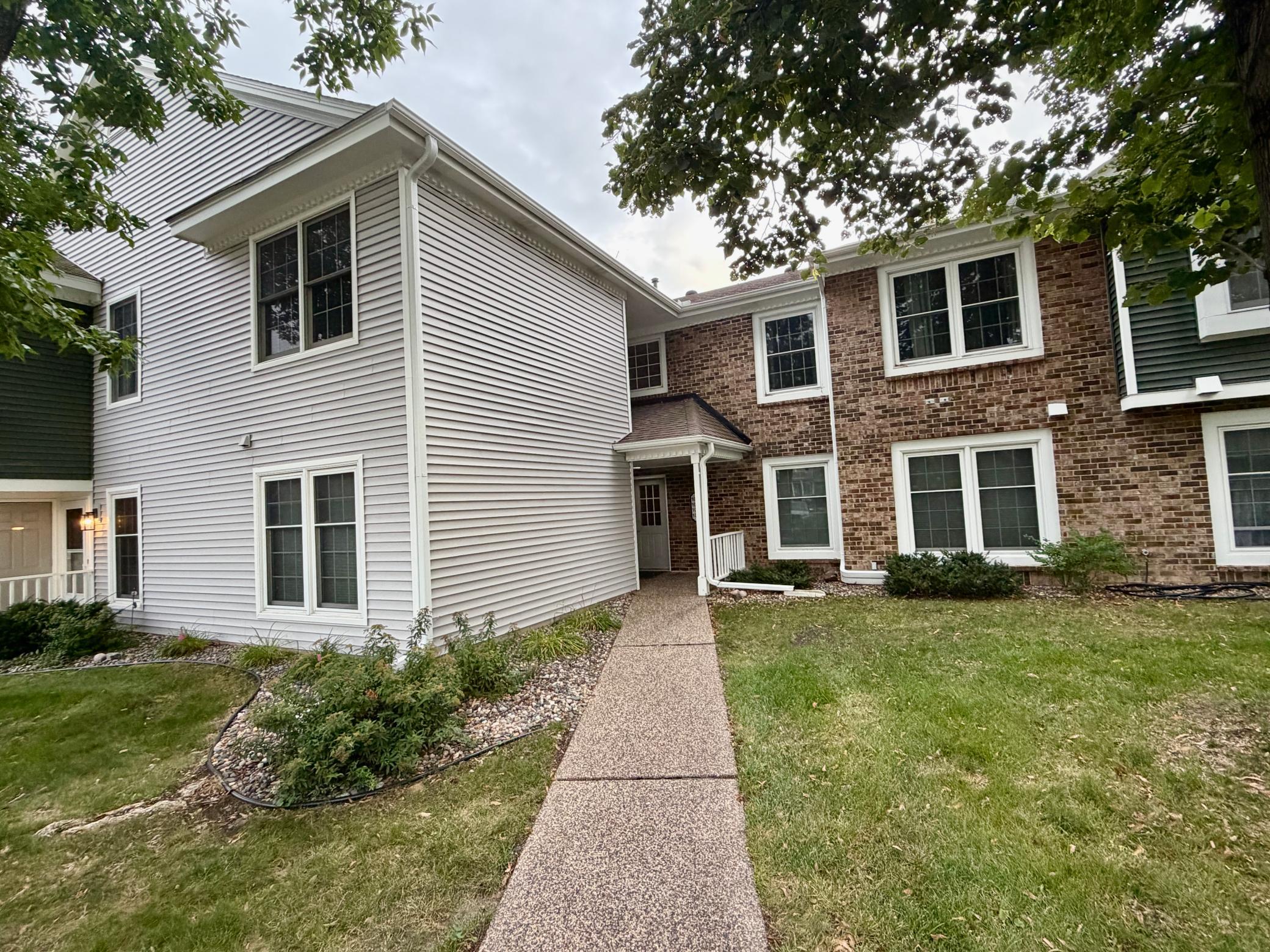 10966 Quebec Ave S, Bloomington, MN 55438