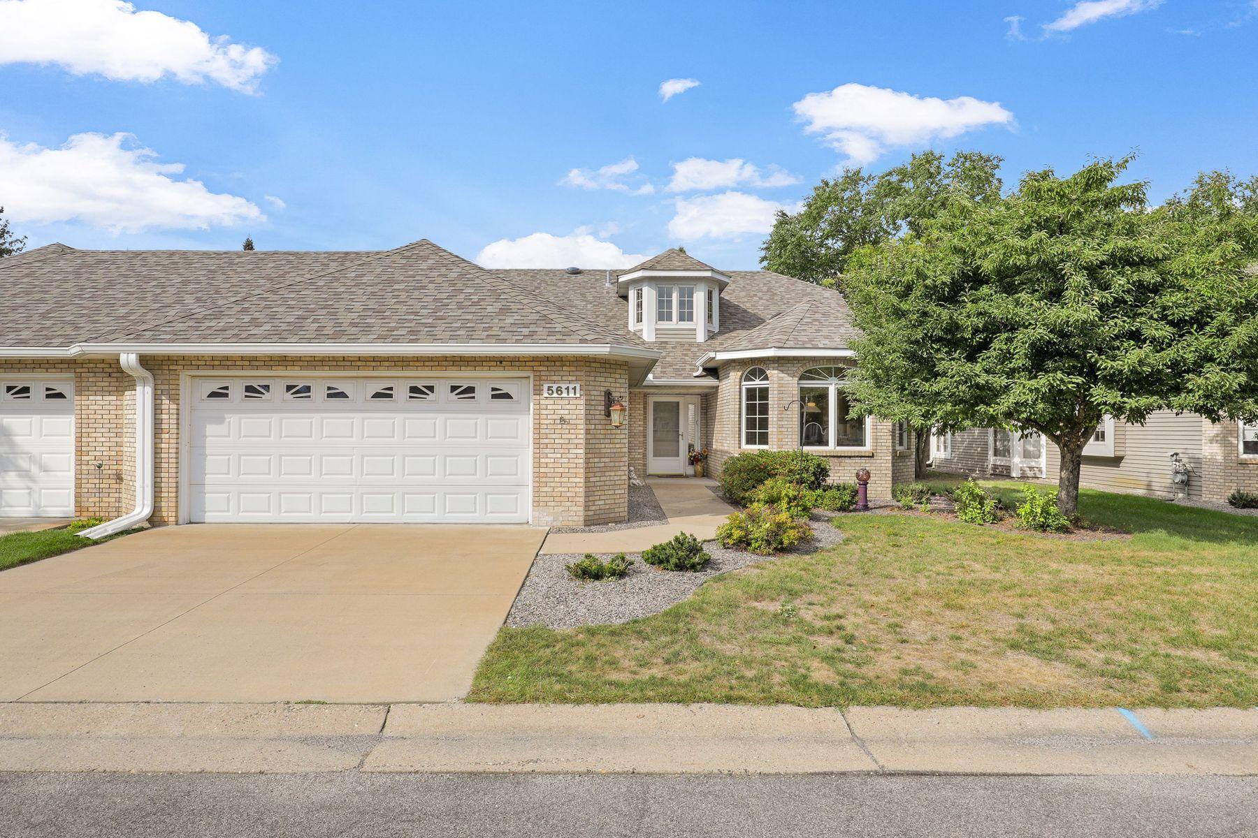 5611 Dunlap Ave N, Shoreview, MN 55126