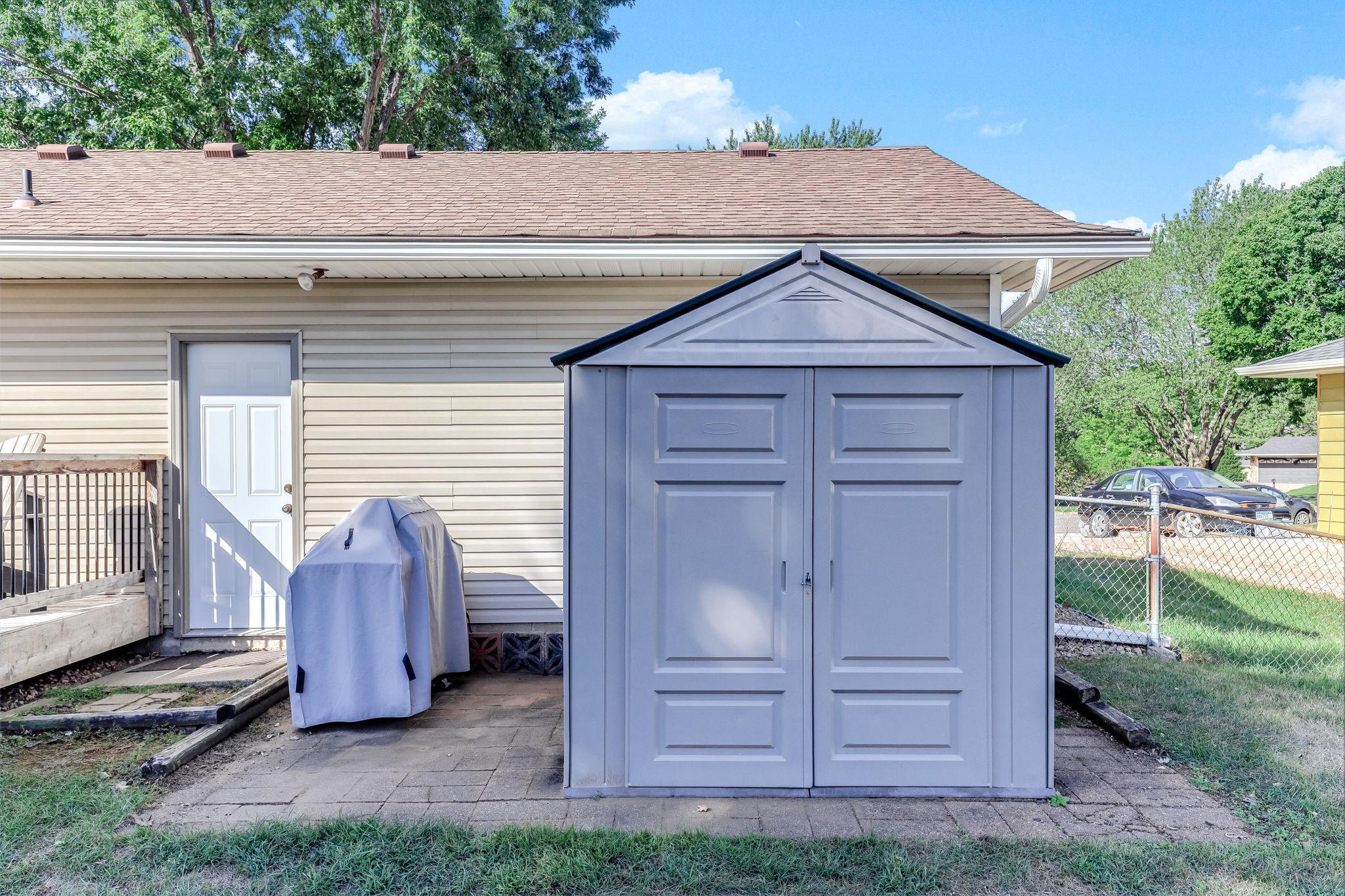 8419 Ivywood Ave S, Cottage Grove, MN 55016
