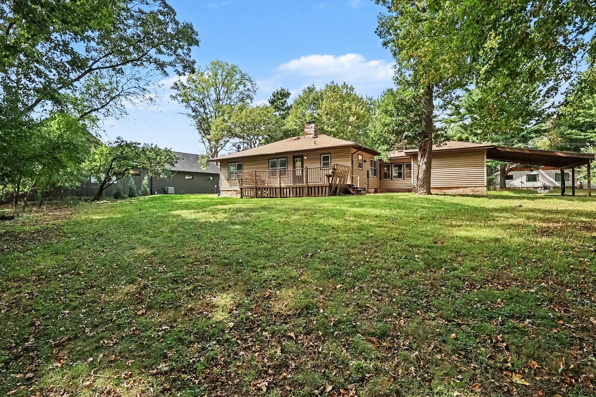 1440 Harmony Dr, Saint Paul, MN 55115