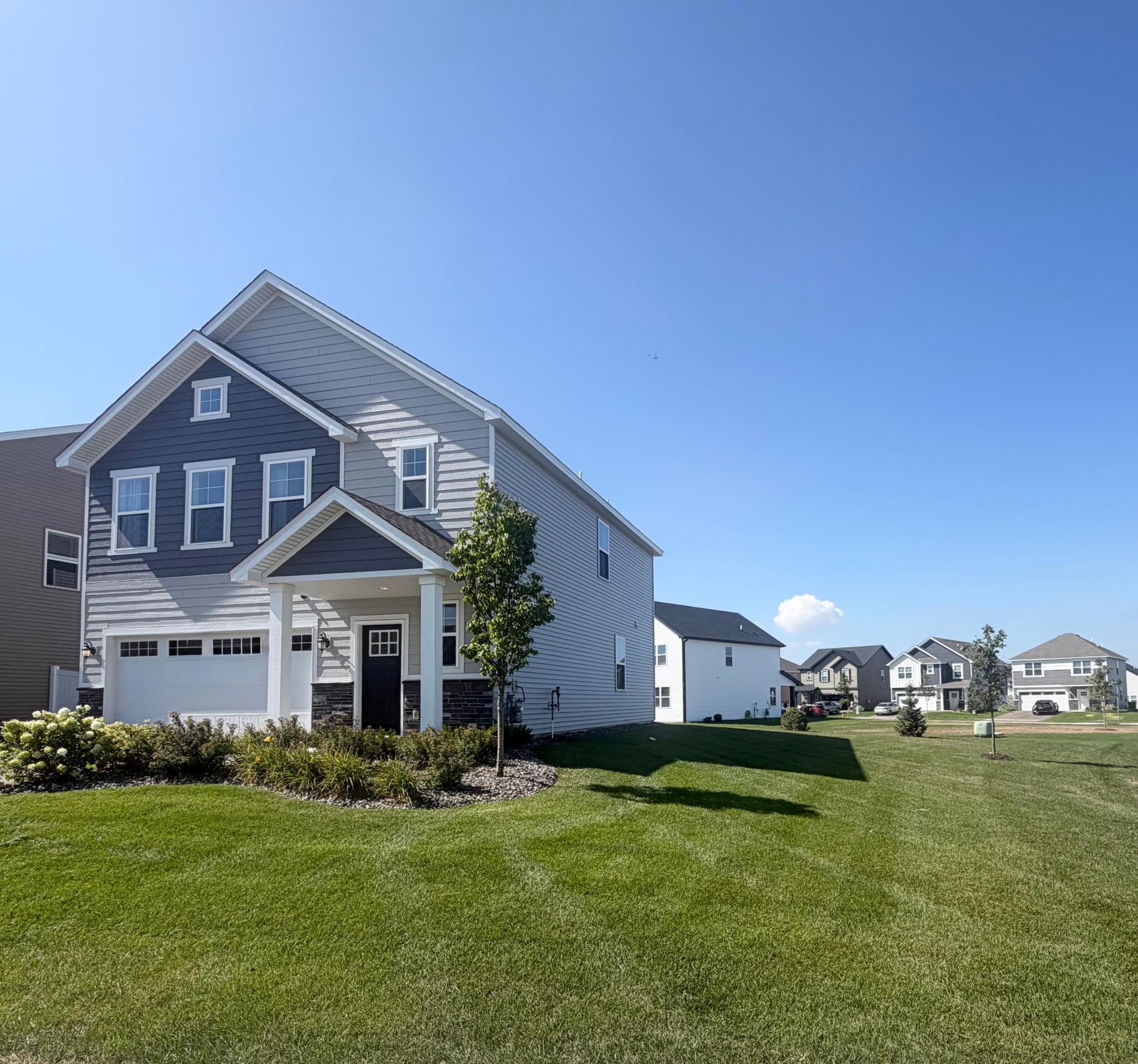 10634 Hinton Ave S, Cottage Grove, MN 55016