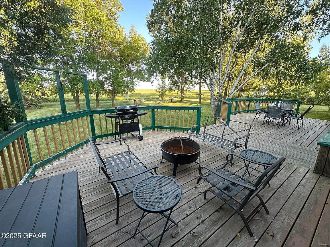 504 E Franklin Ave, Kennedy, MN 56733