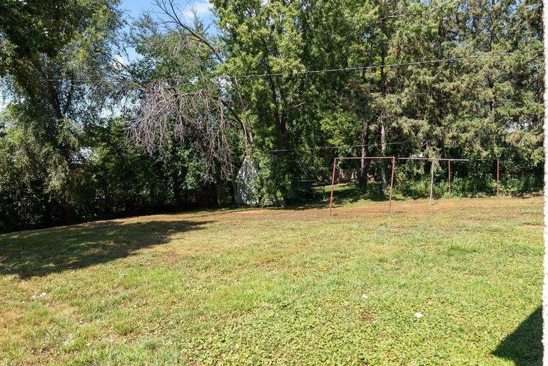1689 Edgemont St, Maplewood, MN 55117