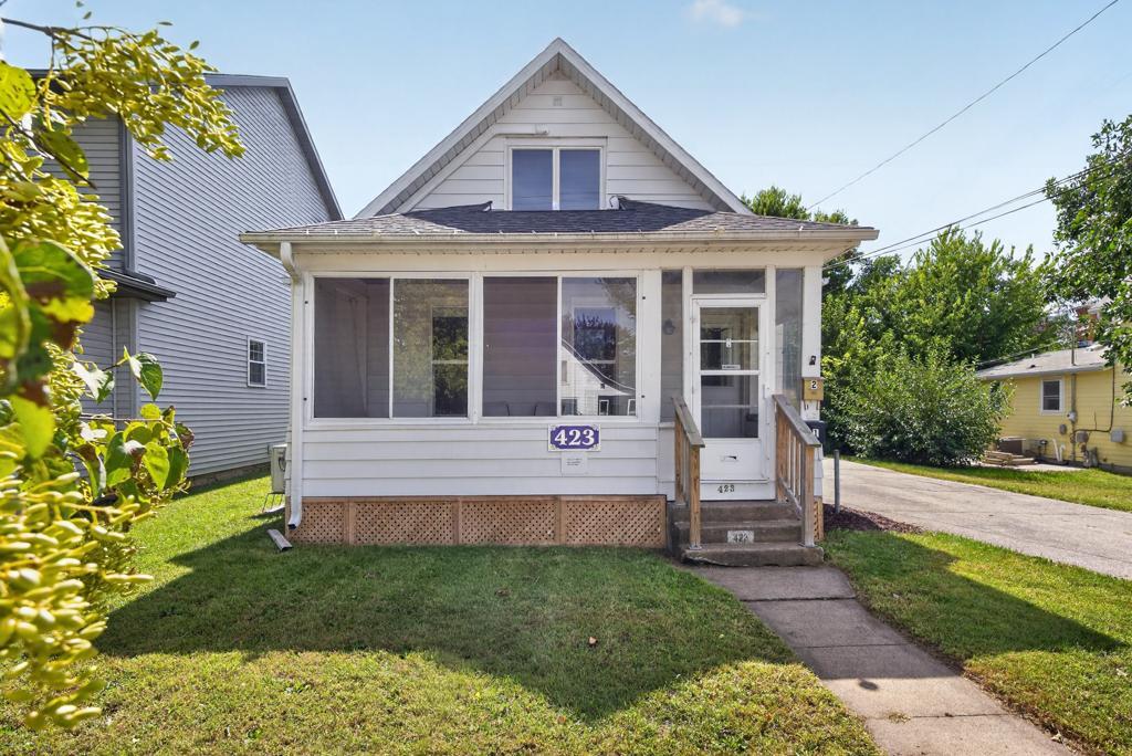 423 W Mark St, Winona, MN 55987