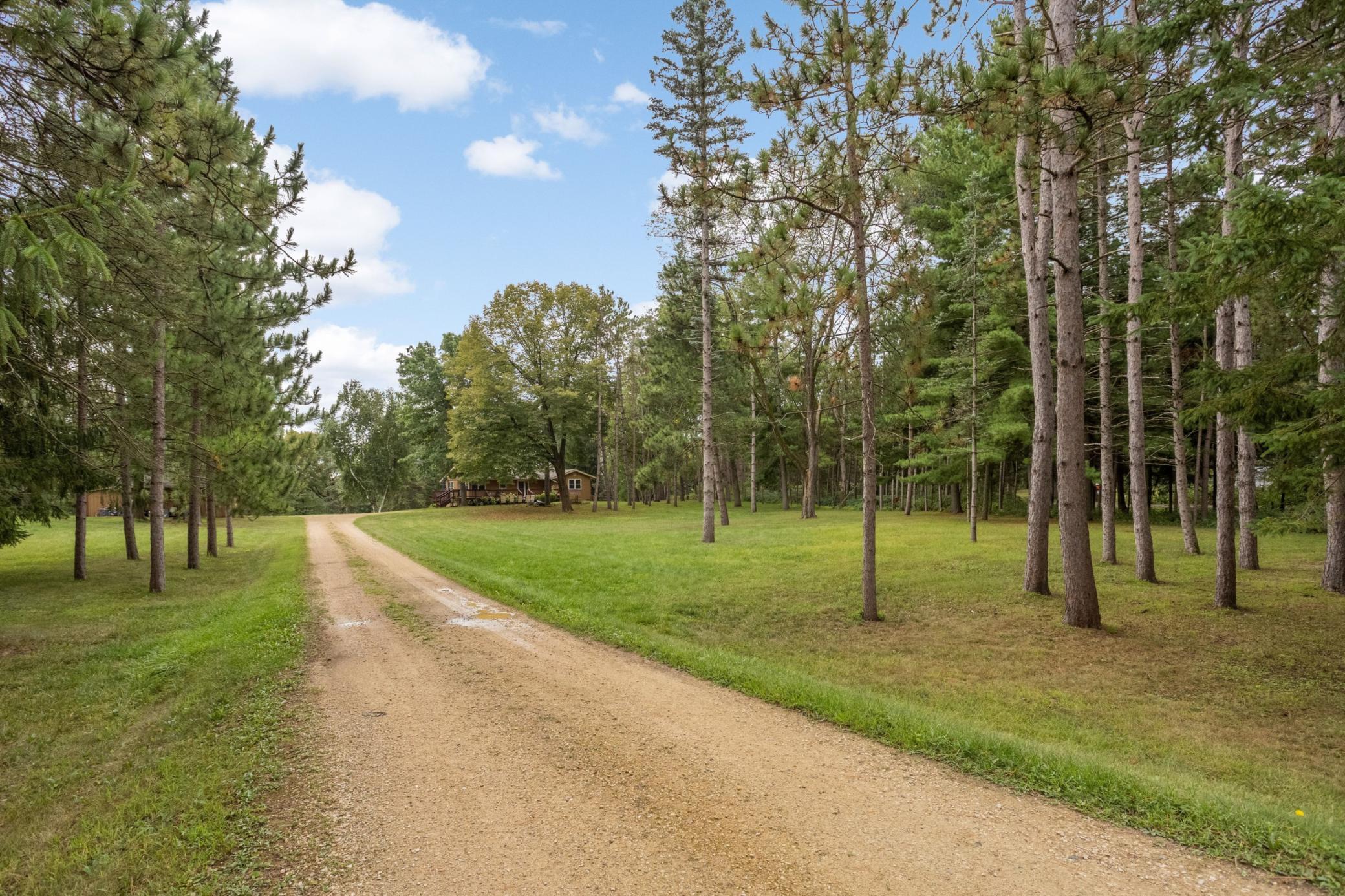 13963 Tomahawk Dr S, Afton, MN 55001