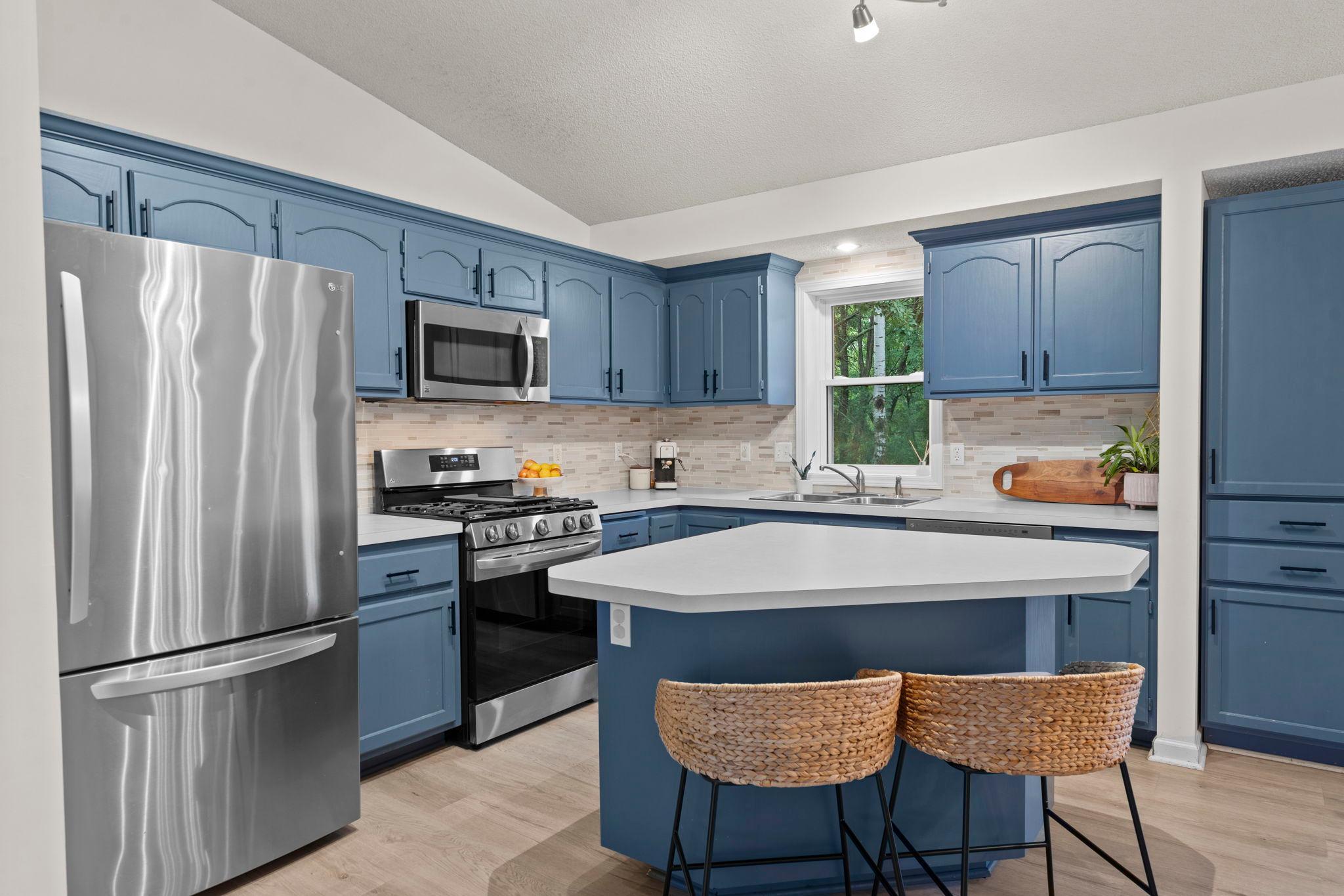 8537 Xylite St NE, Blaine, MN 55449