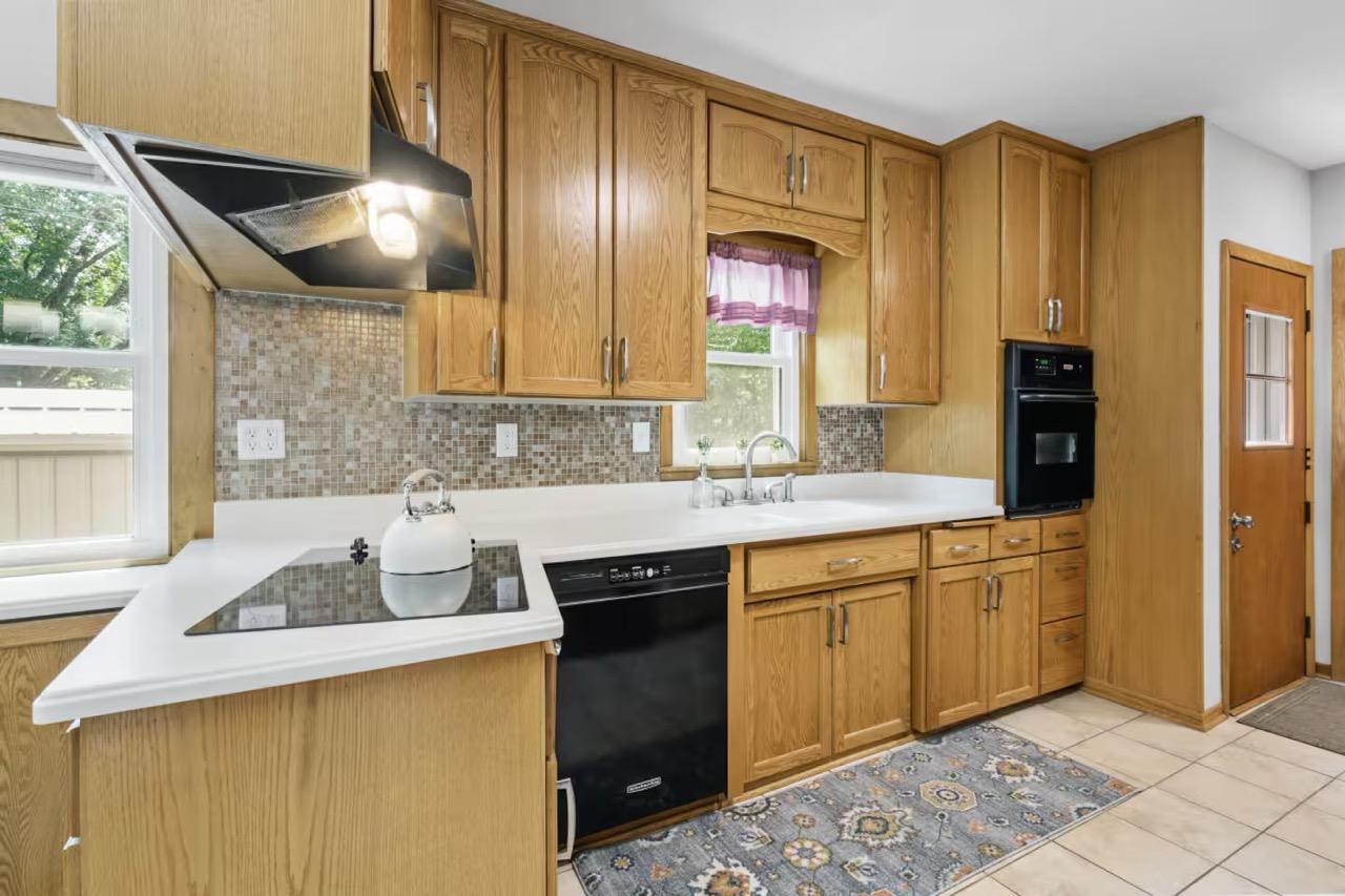 17323 Bay Cir, Minnetonka, MN 55391