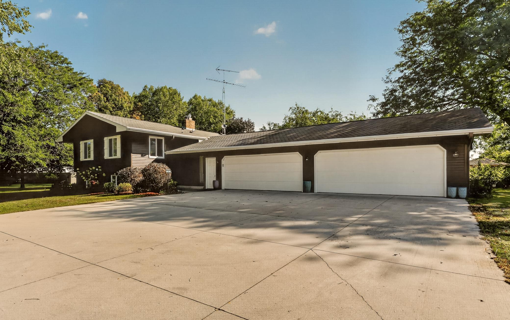 297 Majestic Rd NW, Rochester, MN 55901