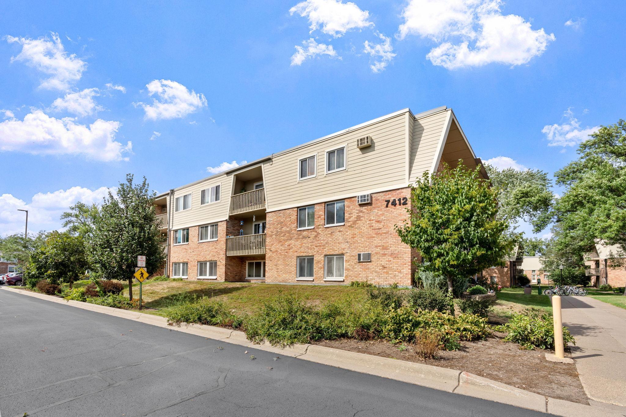 7412 W 22nd St #309, Saint Louis Park, MN 55426