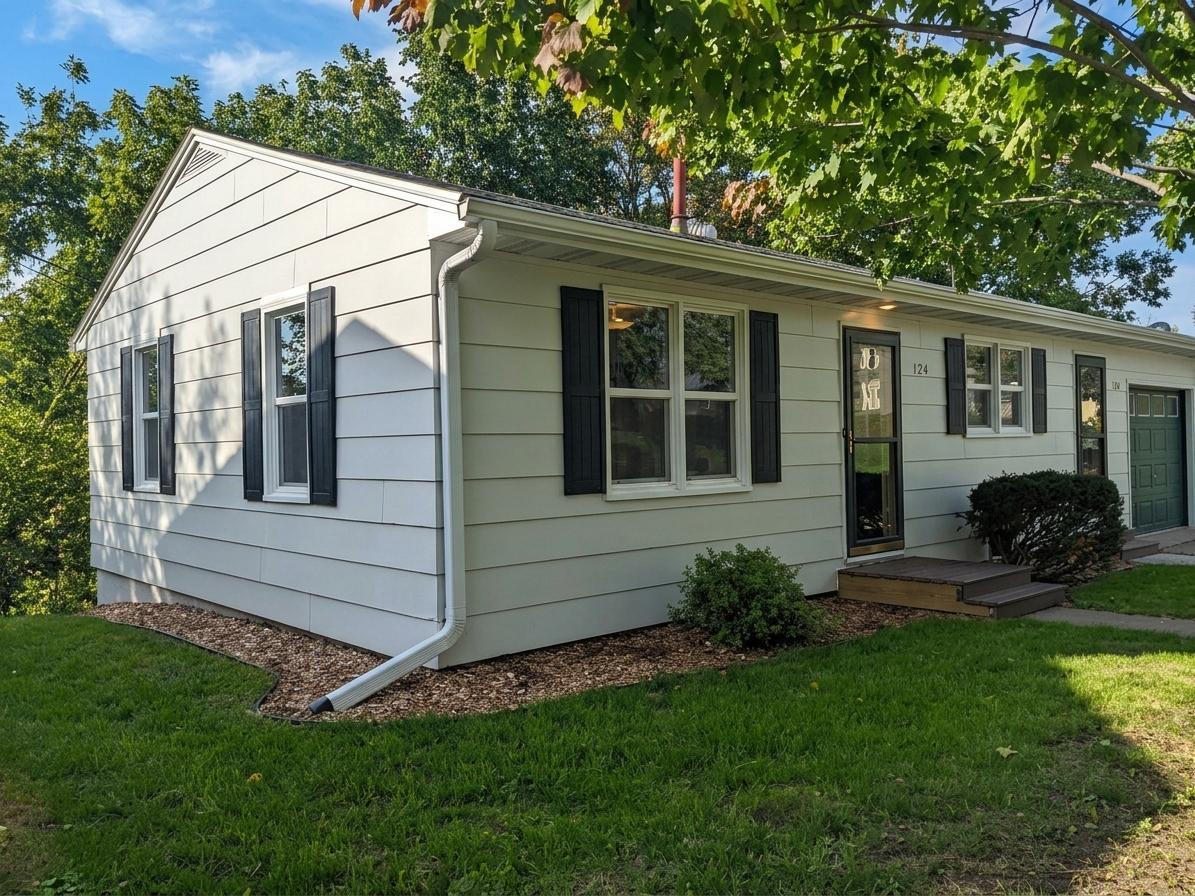 124 N 3rd St, Le Sueur, MN 56058