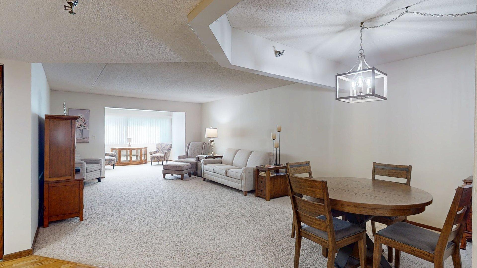 2100 Valkyrie Dr NW #302, Rochester, MN 55901
