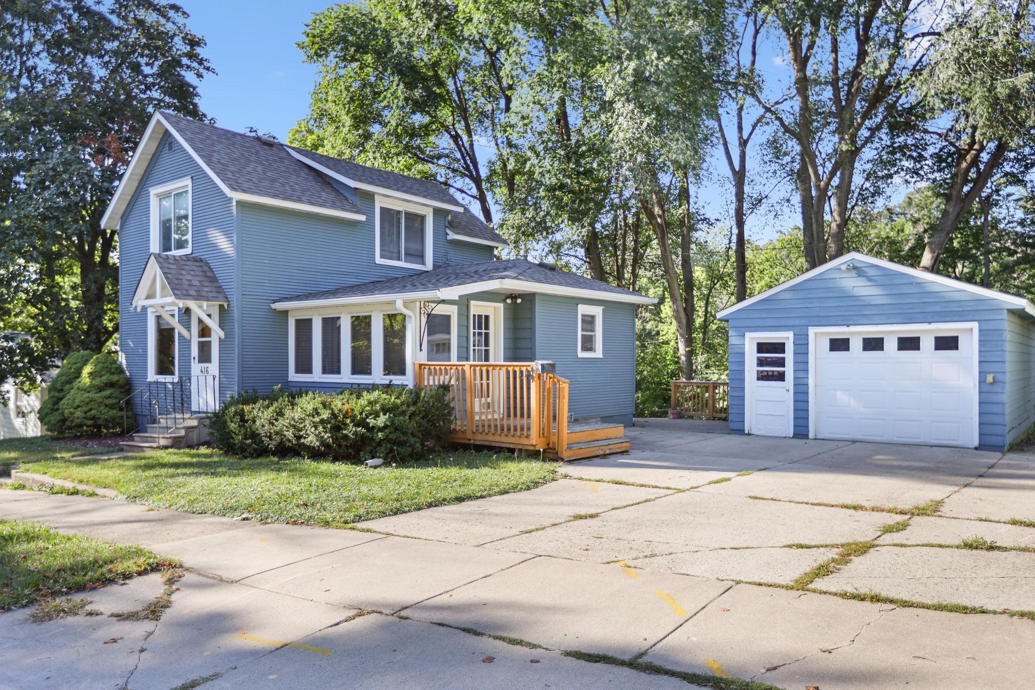 416 3rd St NE, Faribault, MN 55021