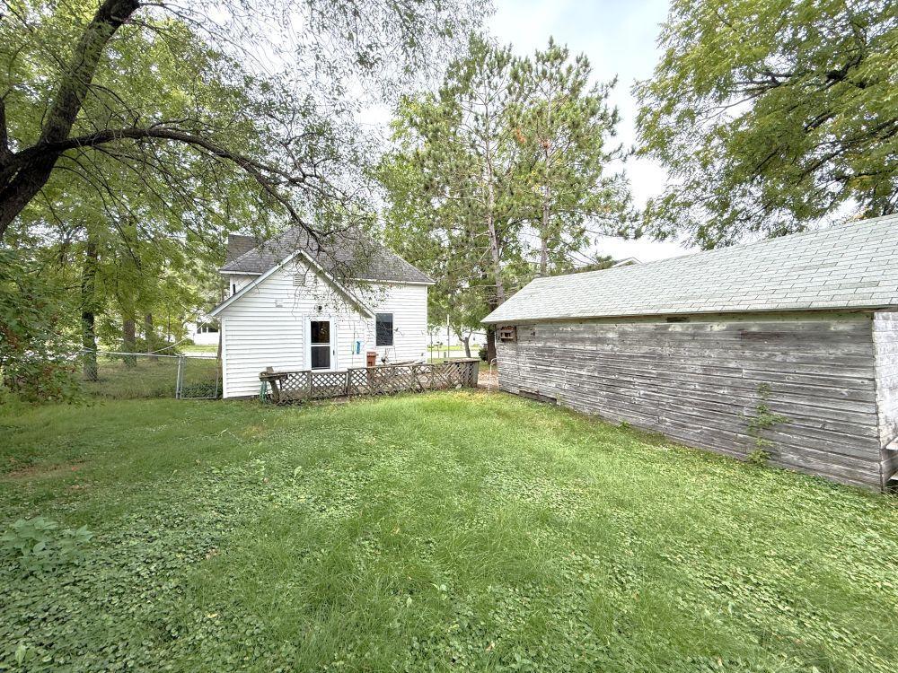 209 E Oak Ave, Frazee, MN 56544