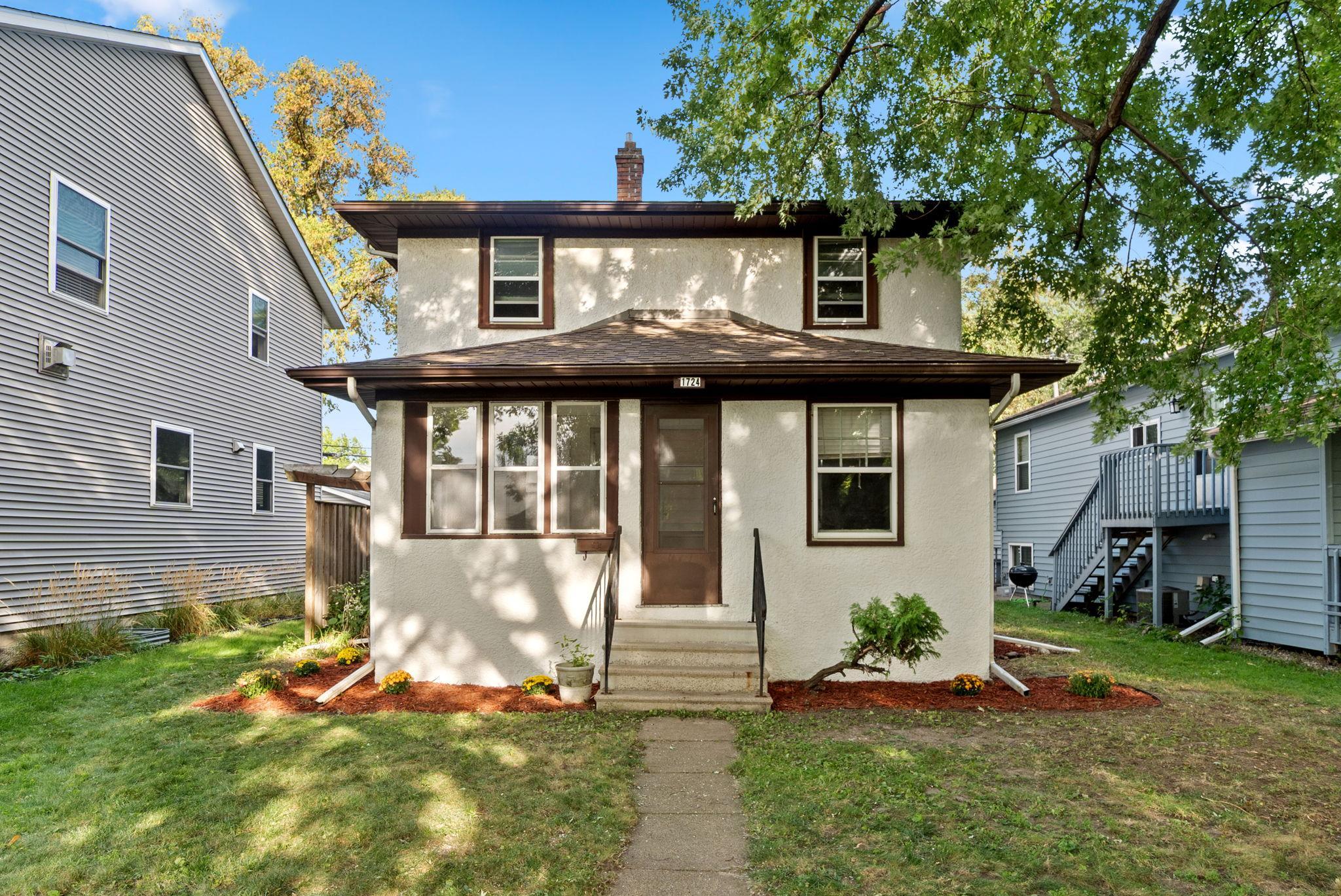 1724 Malvern St, Lauderdale, MN 55113