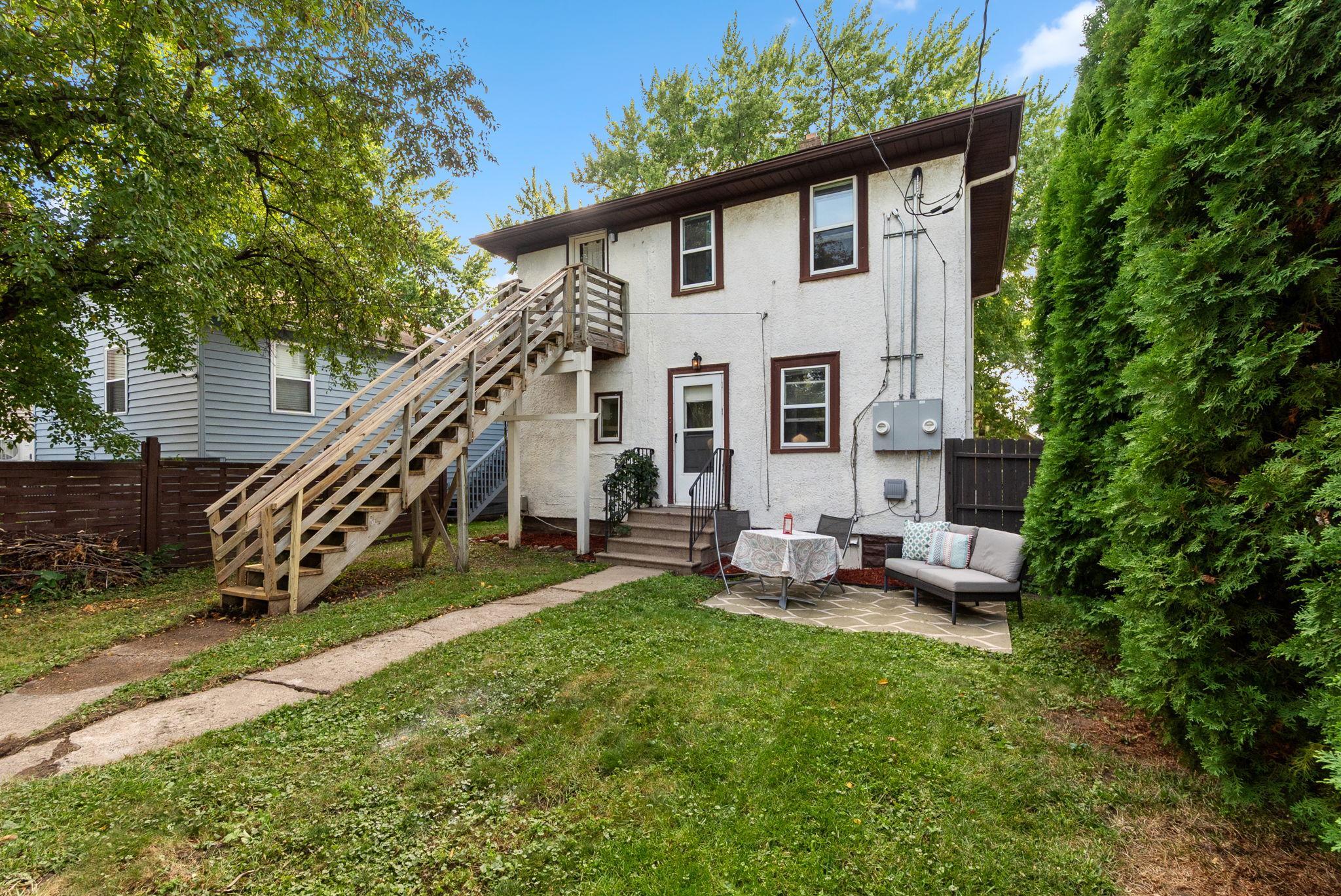 1724 Malvern St, Lauderdale, MN 55113