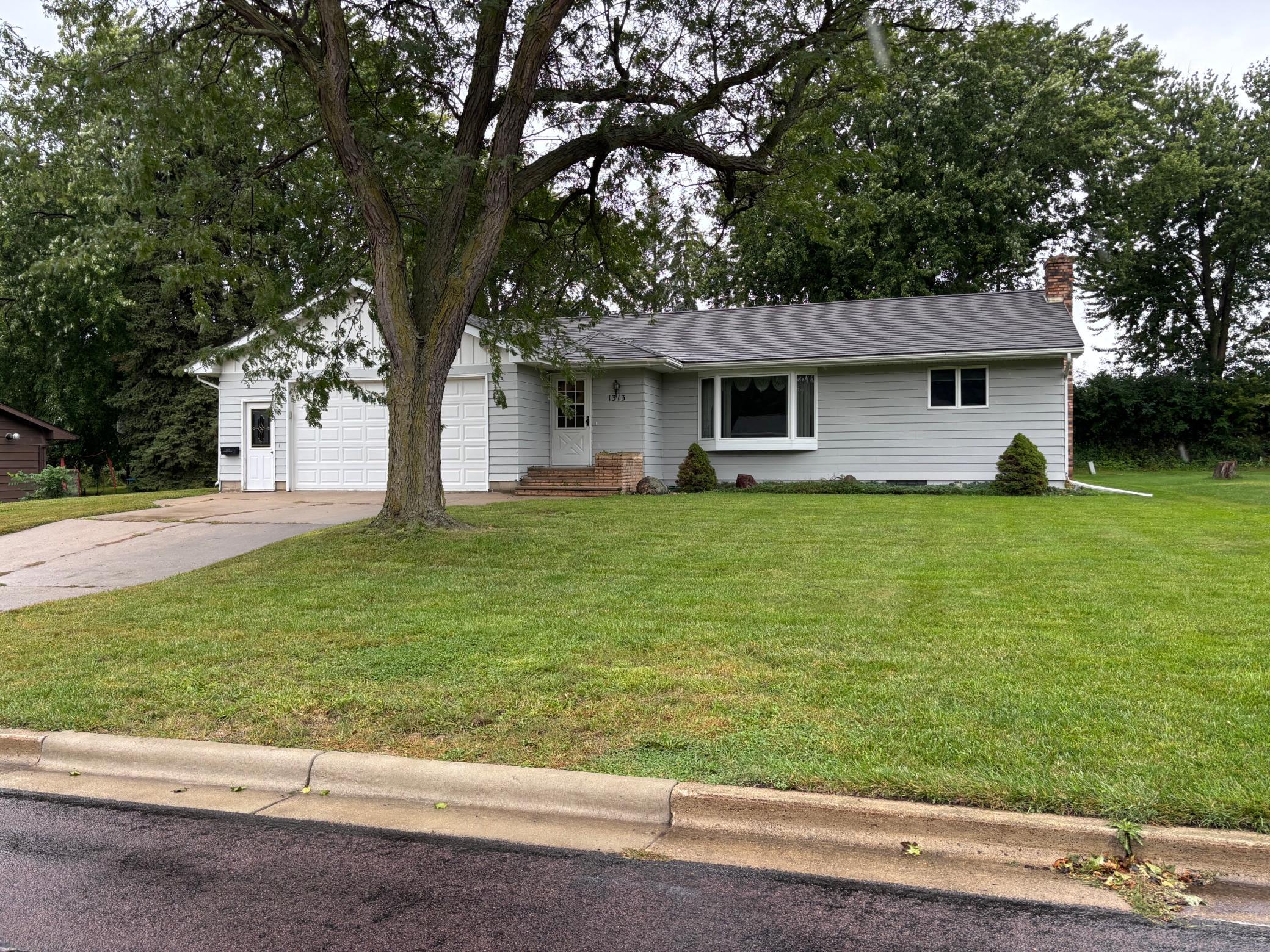 1313 Holland St, Fairmont, MN 56031