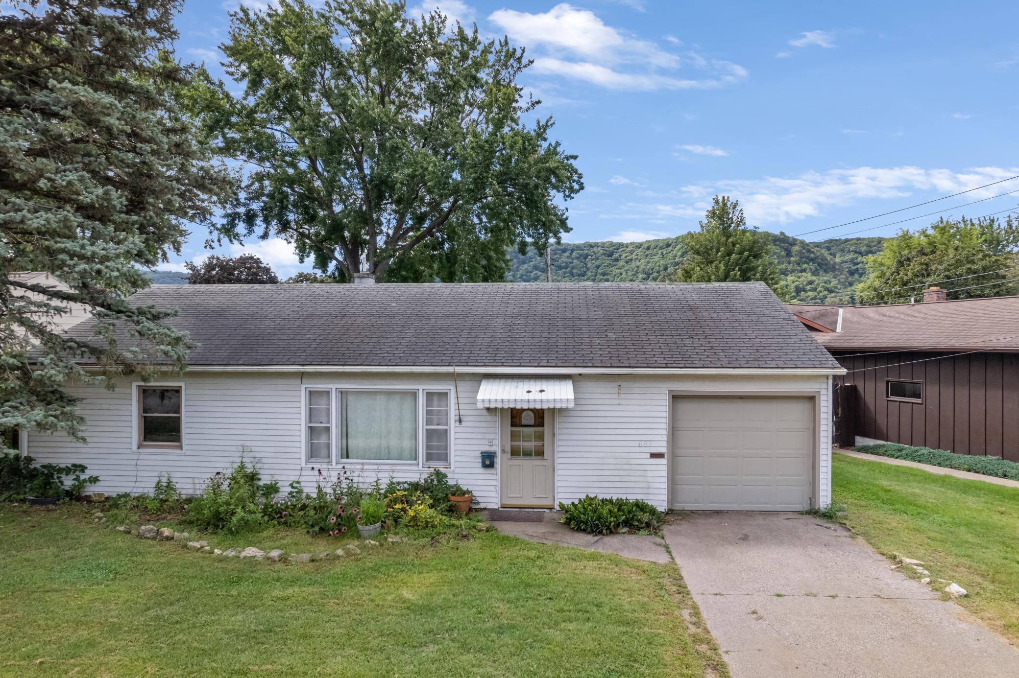 687 W Belleview St, Winona, MN 55987