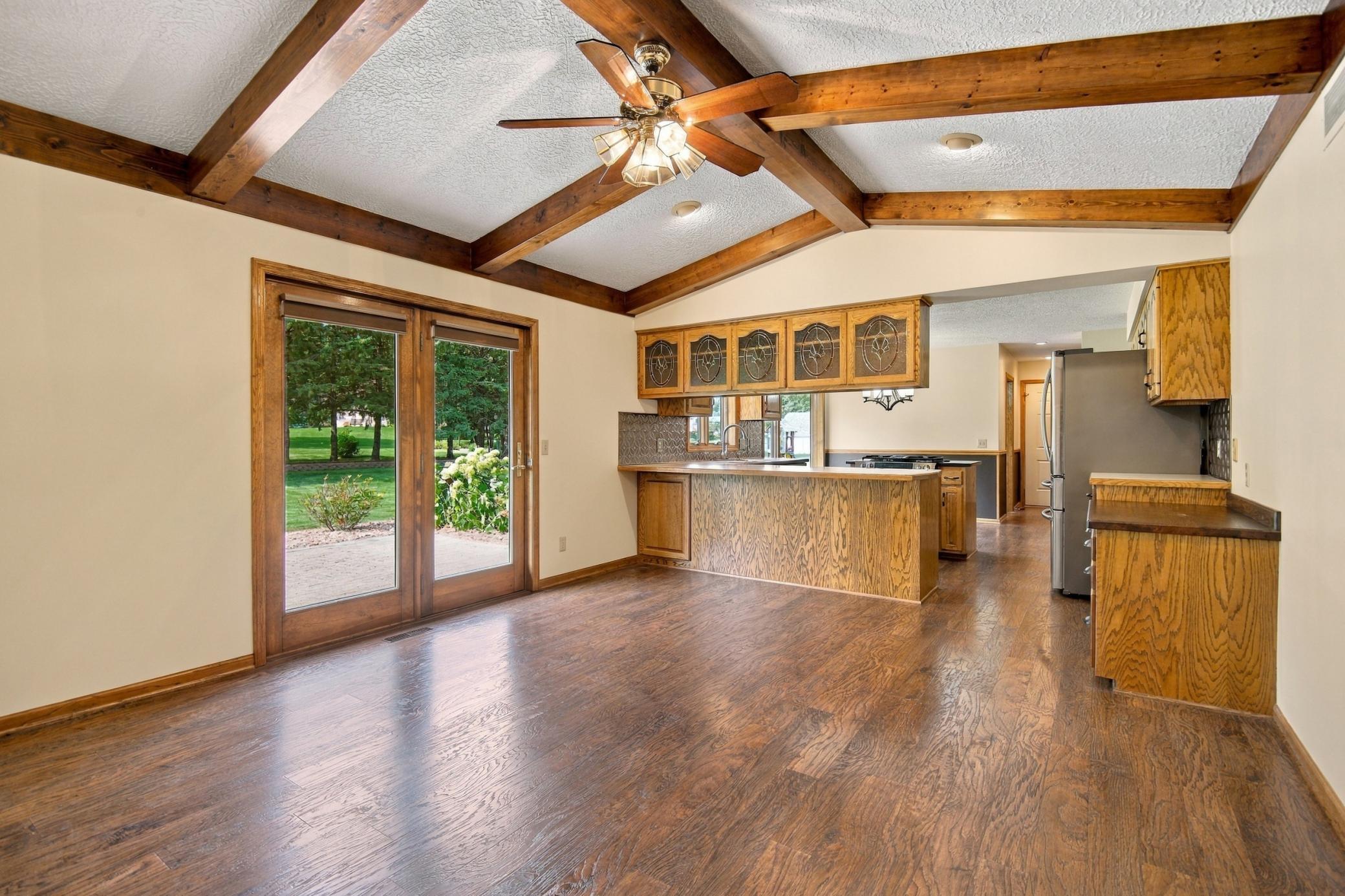 402 24th St SW, Austin, MN 55912