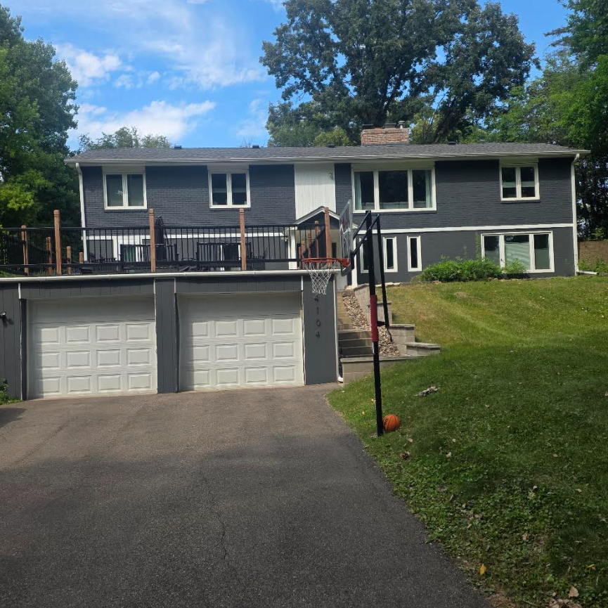 14104 Knollway Dr N, Minnetonka, MN 55305