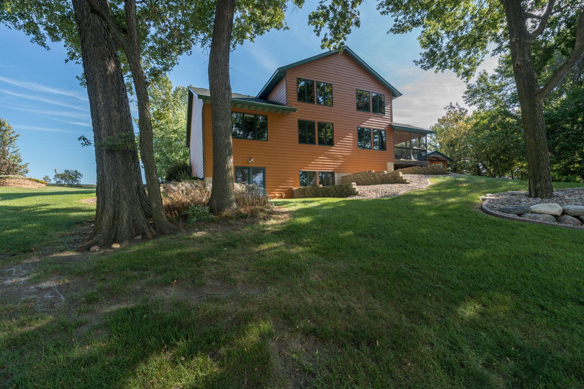 26047 Island Rd, Cleveland, MN 56017