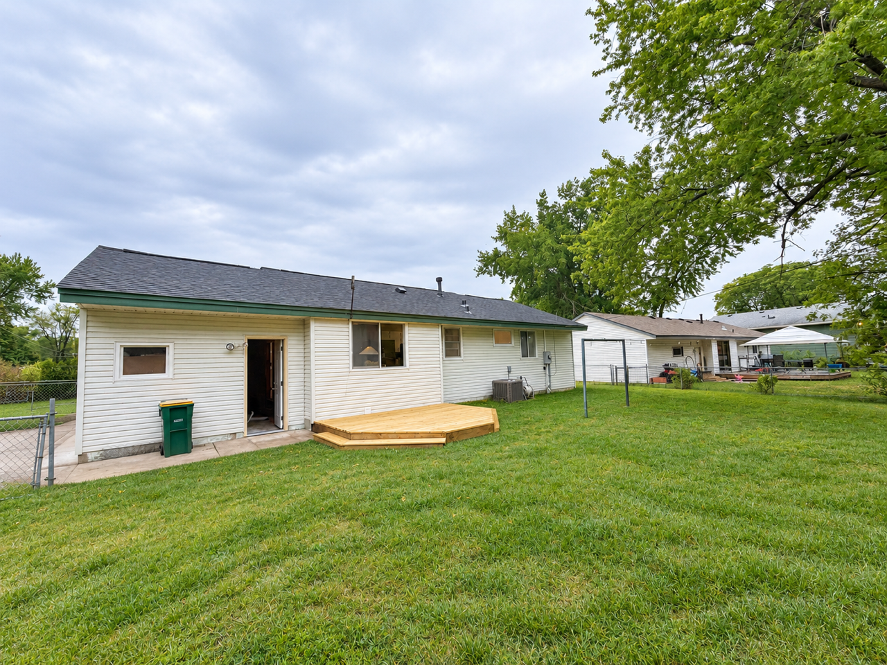 248 Galaxy Dr, Circle Pines, MN 55014