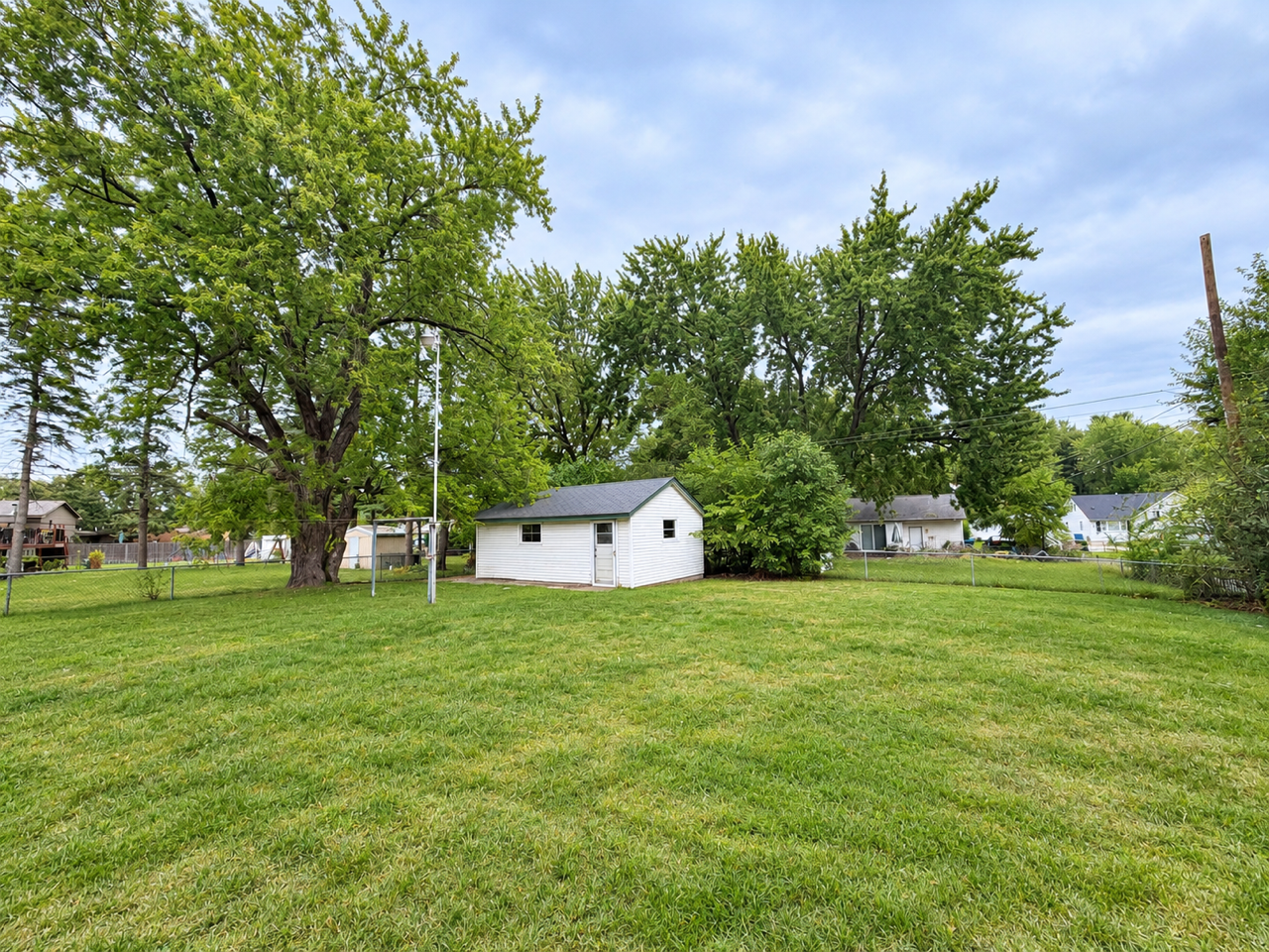 248 Galaxy Dr, Circle Pines, MN 55014