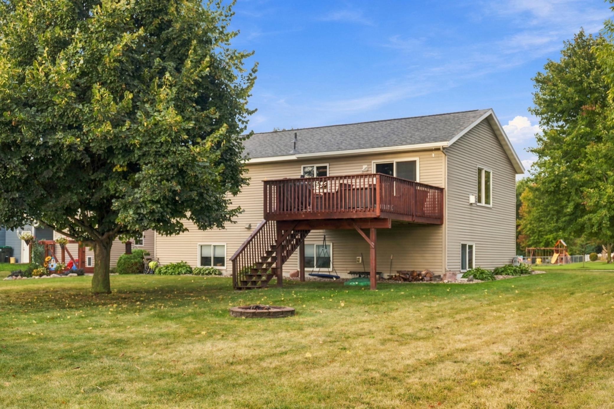 722 4th Ave NW, Melrose, MN 56352