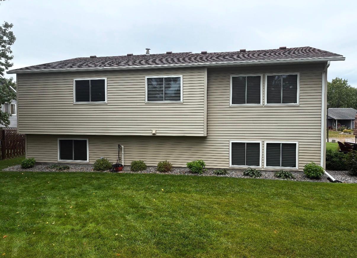 1466 Laurel Ave, Saint Paul Park, MN 55071