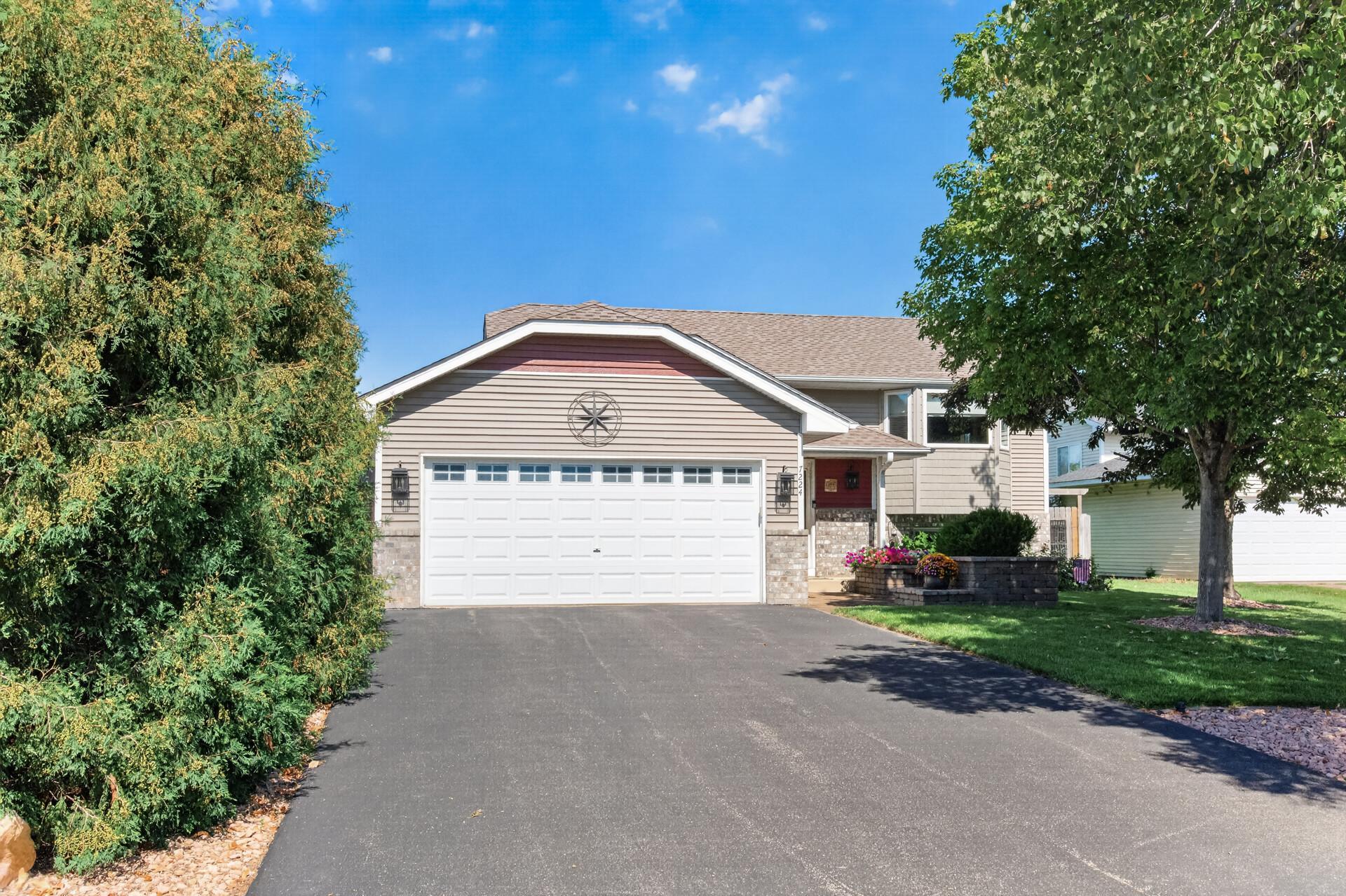 7224 96th St S, Cottage Grove, MN 55016