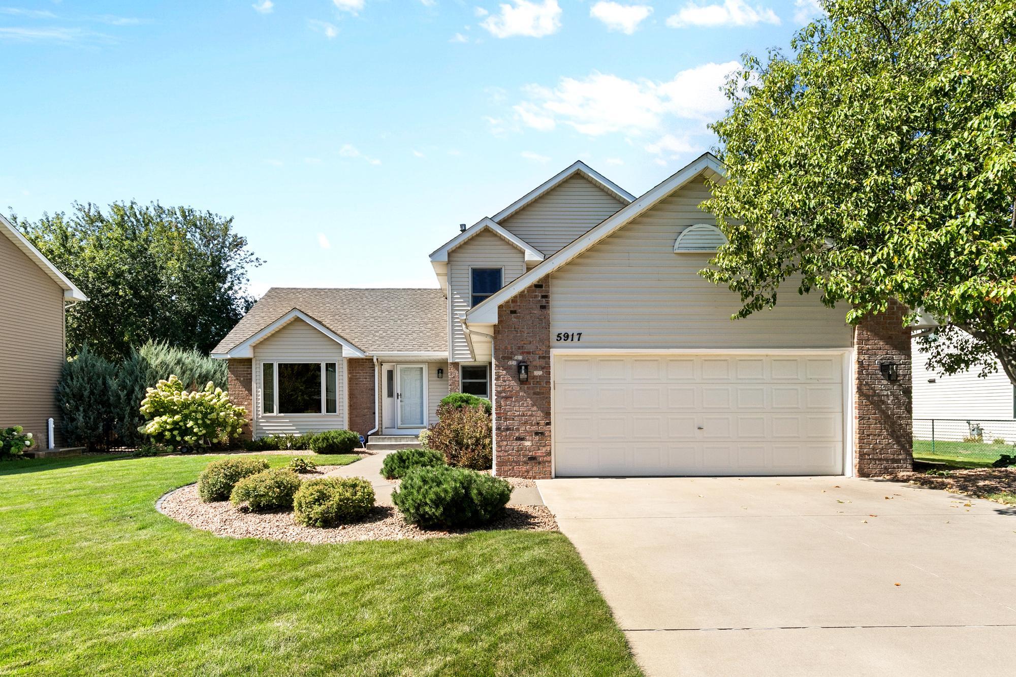 5917 Bayberry Dr, White Bear Twp, MN 55110