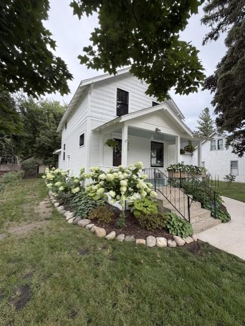 424 N Sibley Ave, Litchfield, MN 55355