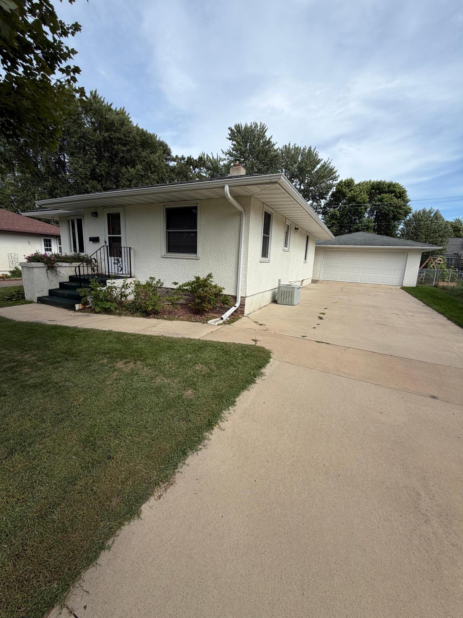 1212 8th Ave NE, Brainerd, MN 56401