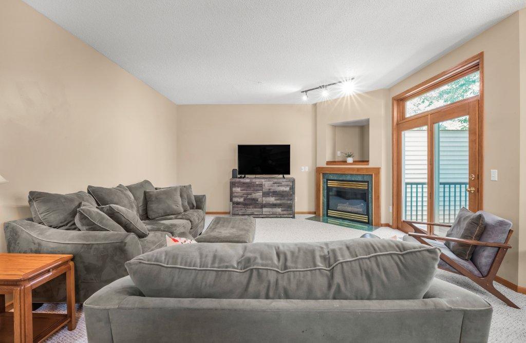 17800 Townline Rd, Minnetonka, MN 55345