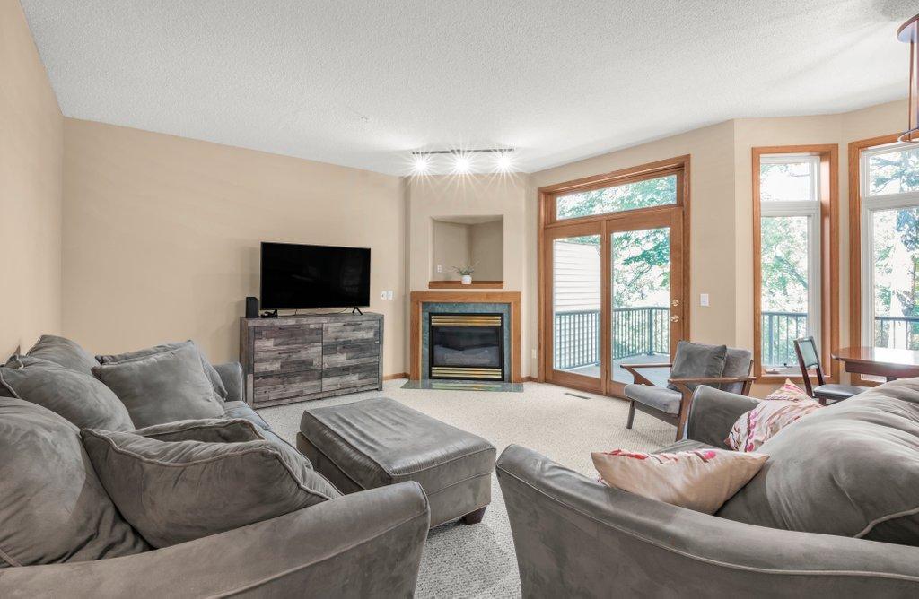 17800 Townline Rd, Minnetonka, MN 55345