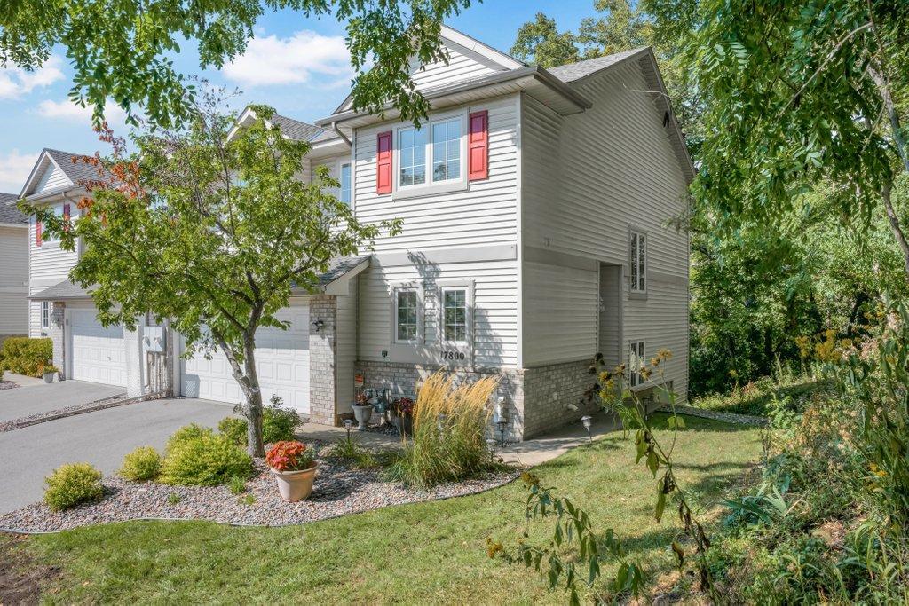 17800 Townline Rd, Minnetonka, MN 55345