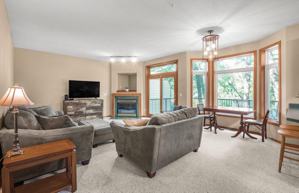 17800 Townline Rd, Minnetonka, MN 55345