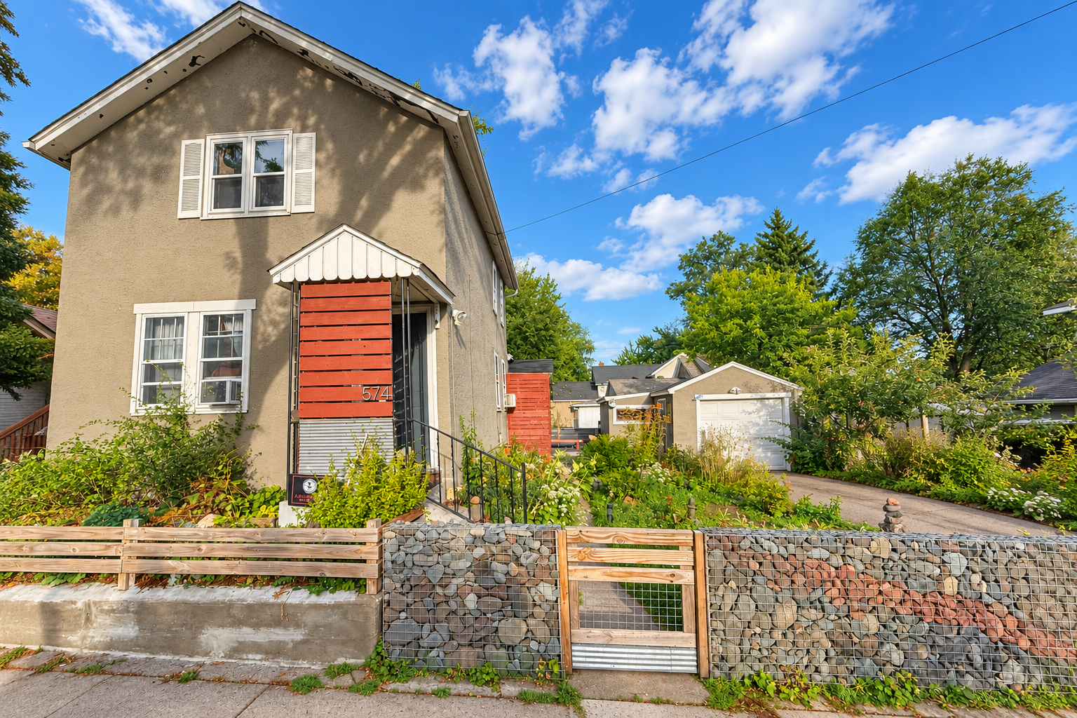 574 Brunson St, Saint Paul, MN 55130