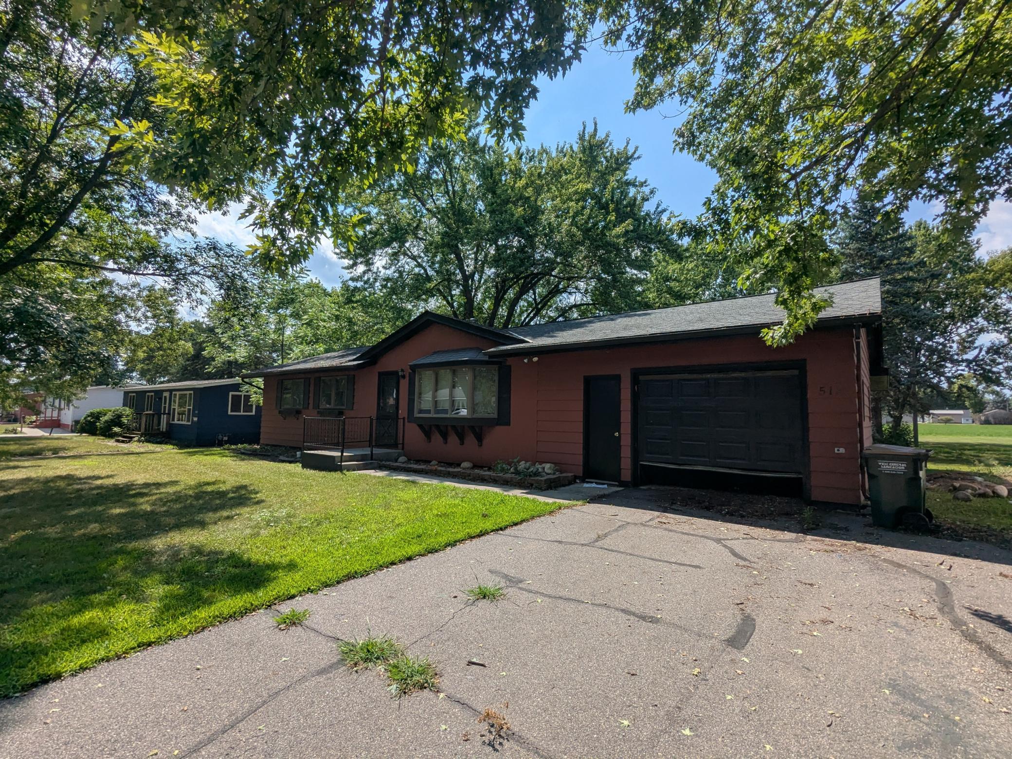 518 Sunrise Ave, Paynesville, MN 56362