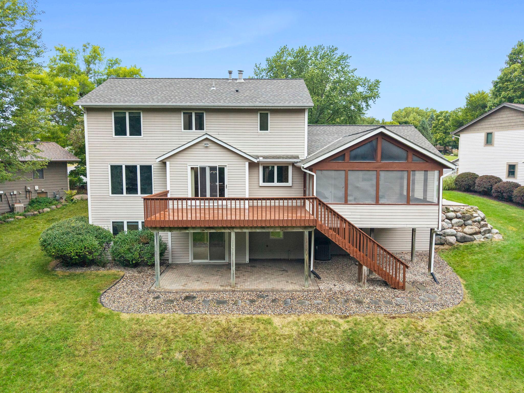 7640 Bowman Ct, Inver Grove Heights, MN 55076