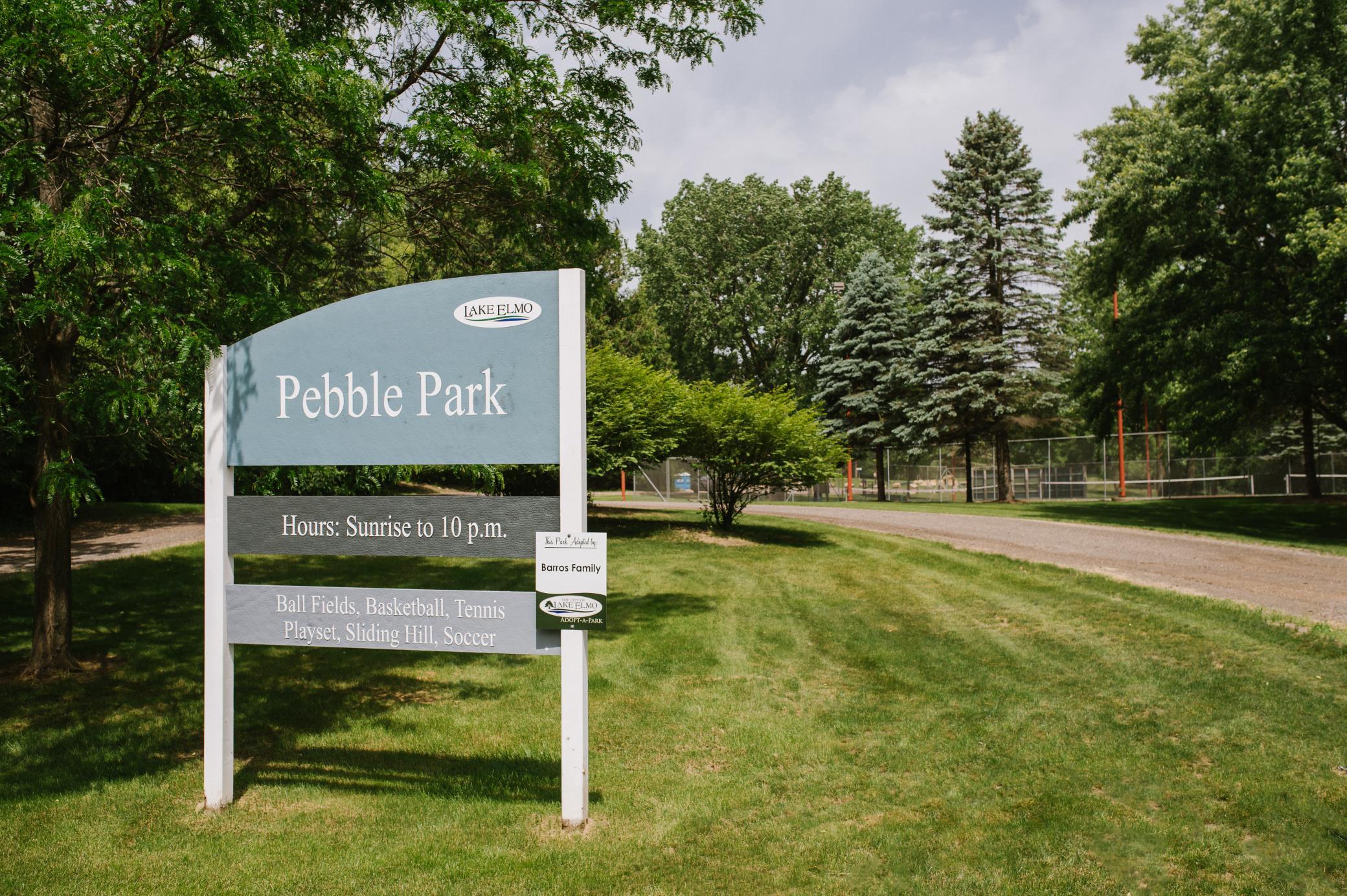 4050 Hayward Ave N, Oakdale, MN 55128