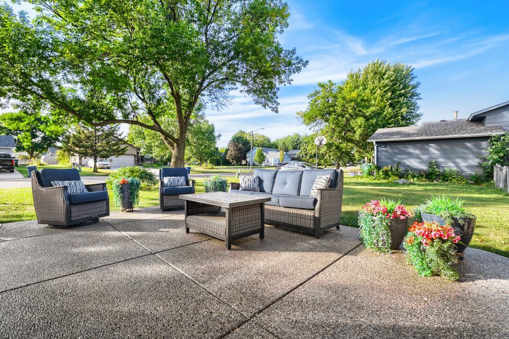 6078 Kalland Dr NE, Albertville, MN 55301