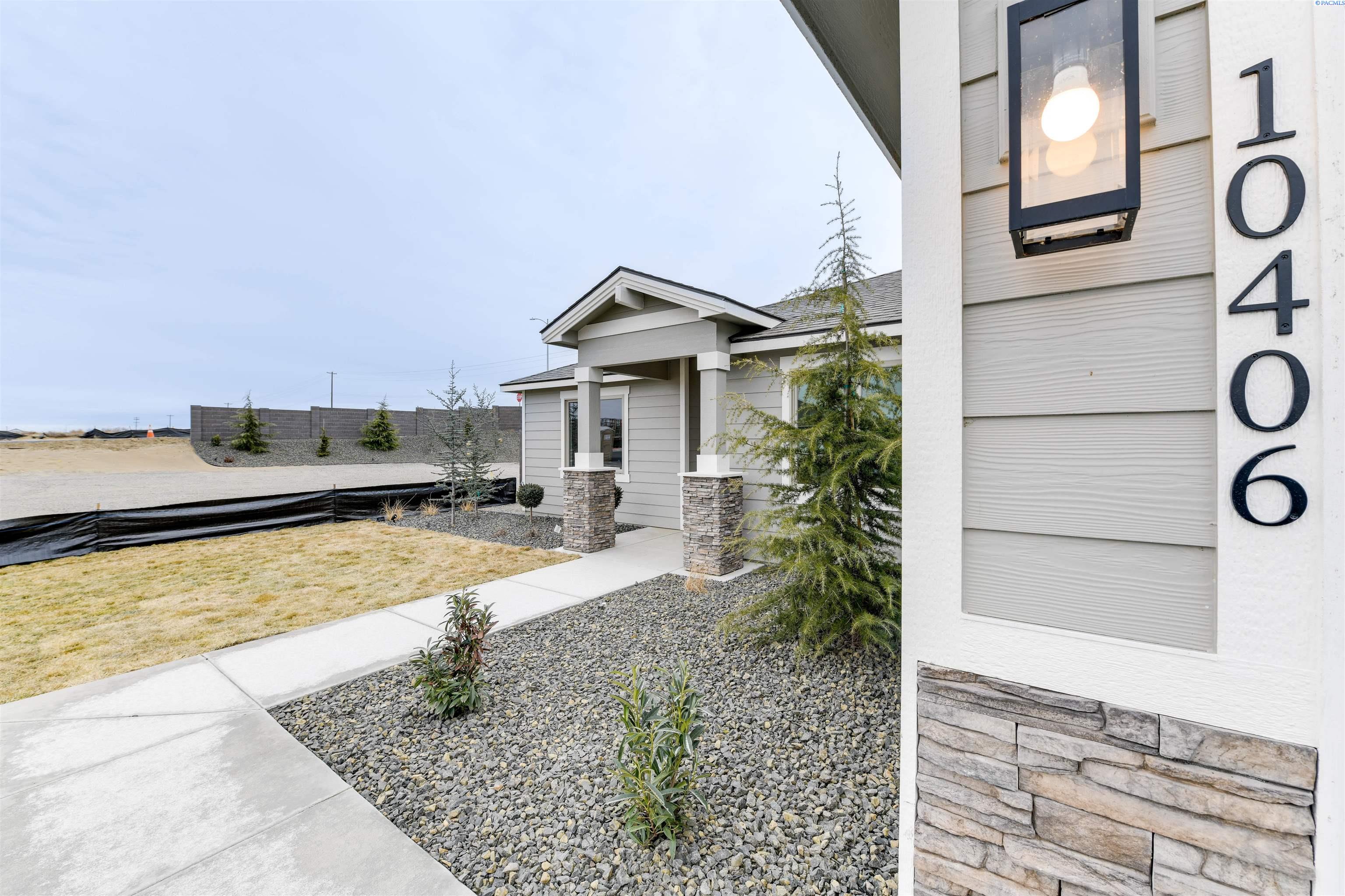 10406 Chinook Dr, Pasco, WA 99301