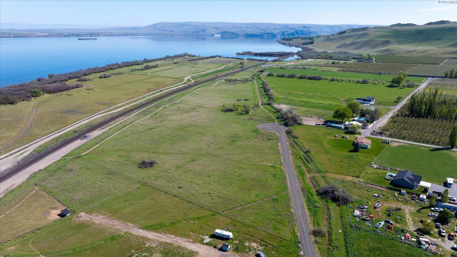 249237 E Toothaker Rd, Finley, WA 99337