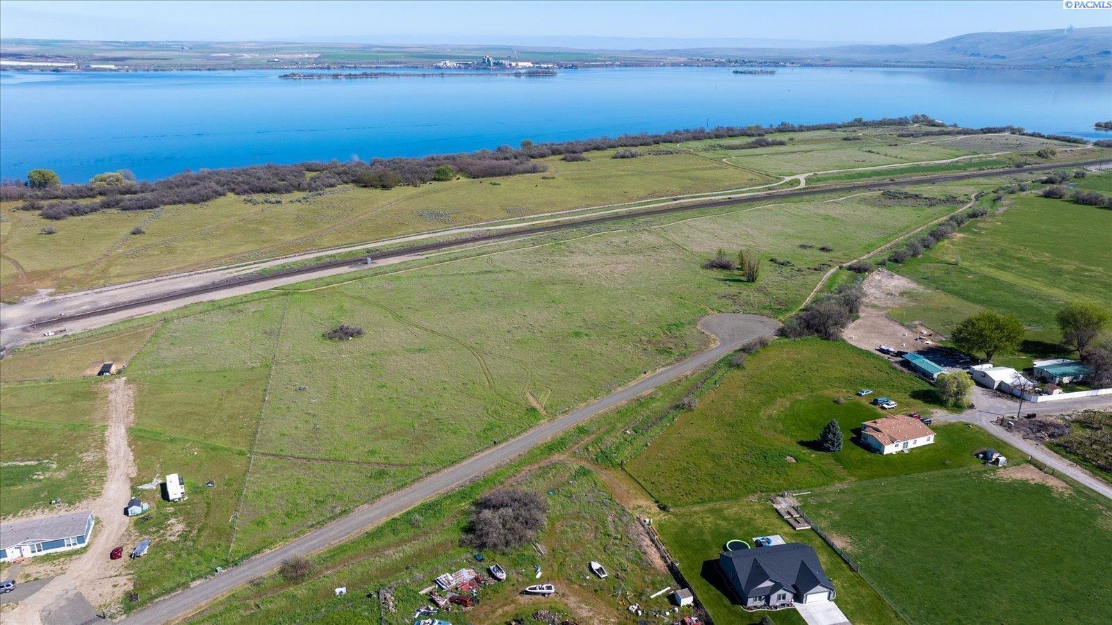 249237 E Toothaker Rd, Finley, WA 99337